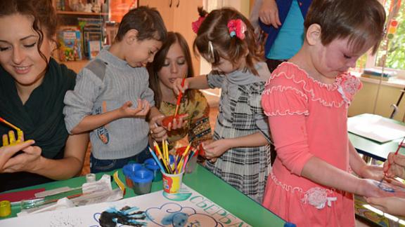 Сотрудники Северо-Кавказского банка в День добрых дел посетили детдом №9 Ставрополя