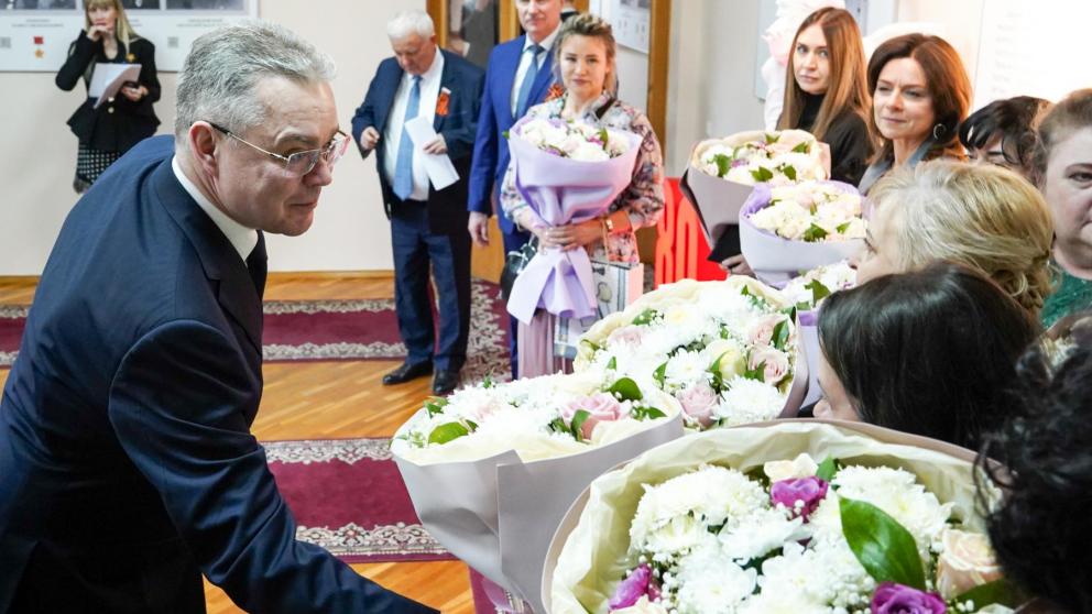Губернатор Ставрополья встретился с матерями и вдовами Героев РФ