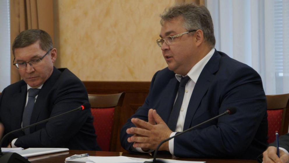 Владимир Владимиров внёс предложения Дмитрию Медведеву по ускорению темпов строительства