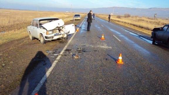 В ДТП в Кочубеевском районе погиб пожилой мужчина, два человека пострадали