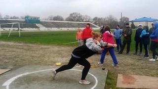 Турнир памяти мастера спорта СССР Н. Гнедого собрал в Кочубеевском юных легкоатлетов