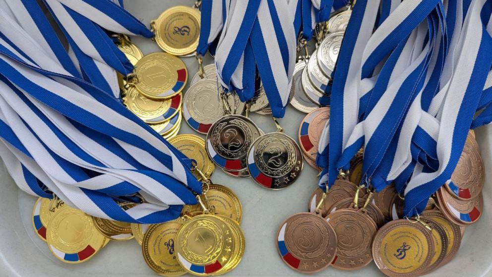 В Александровском округе состоялись соревнования по волейболу среди школьников