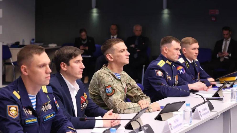 Победу на выборах от «Единой России» одержали уже 917 участников СВО