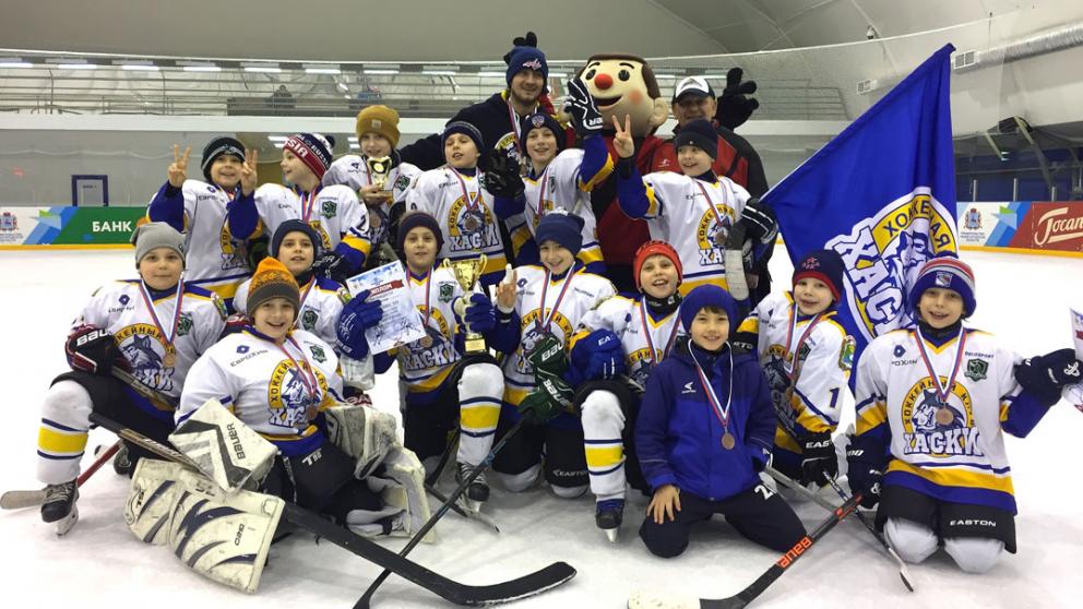 «Серебро» и «бронзу» привезли домой юные хоккеисты из Невинномысска