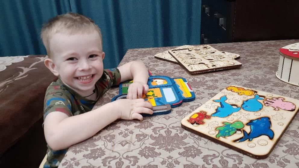 Семья из Новоалександровска на Ставрополье создаёт уникальные изделия из фанеры