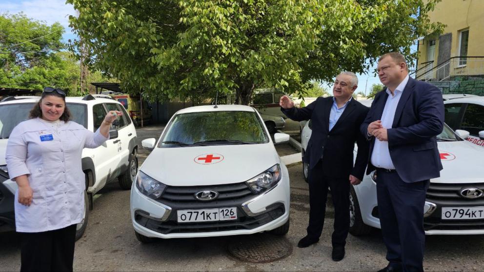 Автопарк центральной районной больницы Предгорного округа пополнился новыми машинами