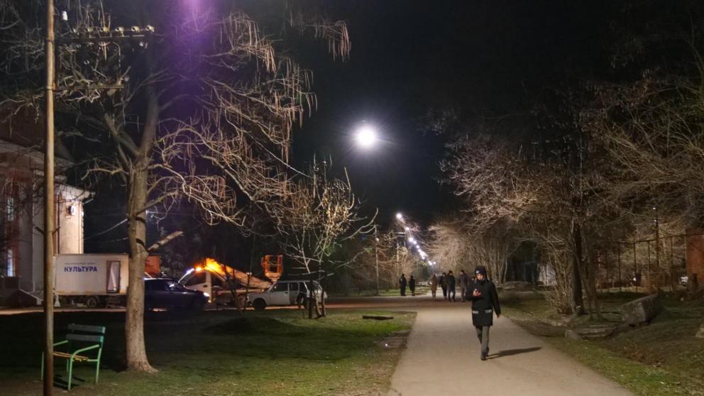 На всех улицах в населённых пунктах Кочубеевского округа появились современные фонари