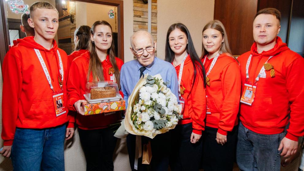 Участники фестиваля-конкурса «Солдатский конверт» посетили ставропольских ветеранов