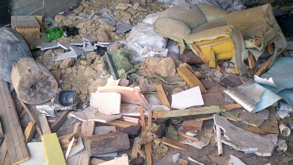 В Кисловодске экоактивисты и горожане вывозят мусор с территории Нового озера