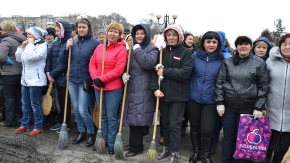 В генеральной уборке Невинномысска приняли участие свыше трех тысяч горожан
