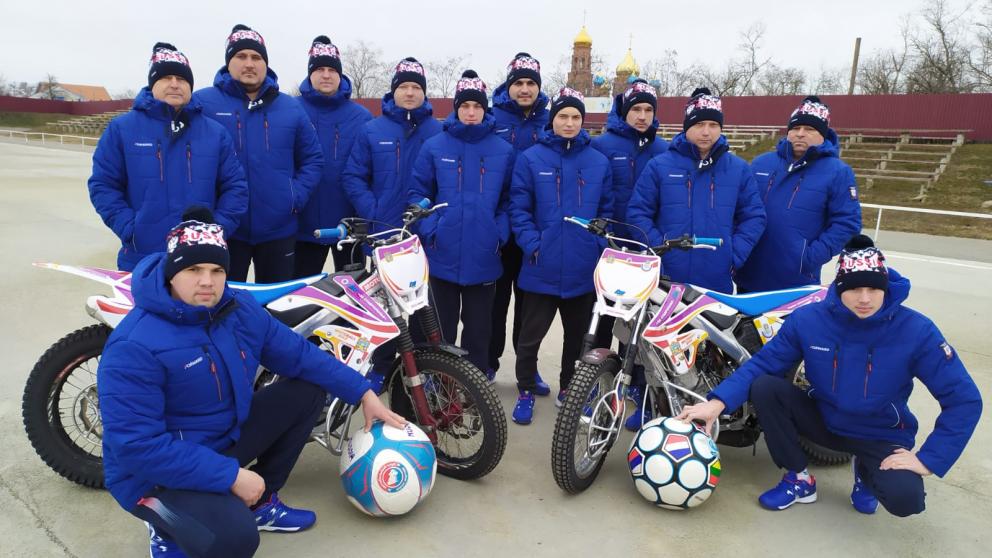 Мотоболисты в Ипатовском округе Ставрополья получили новую технику и экипировку