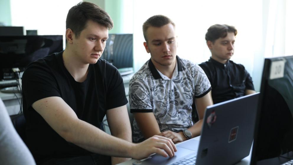 Эксперт ставропольского вуза рассказал, как критическое мышление помогает распознавать ИИ-контент