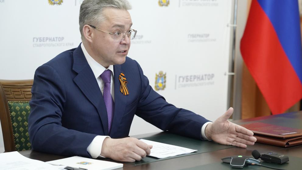 Губернатор Владимиров поручил взять на особый контроль ситуацию с конфликтом в Изобильненском округе