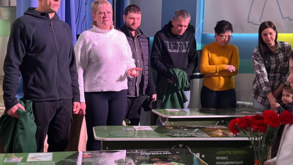 В школе Кисловодска открыли шесть «Парт Героя» в память о погибших выпускниках