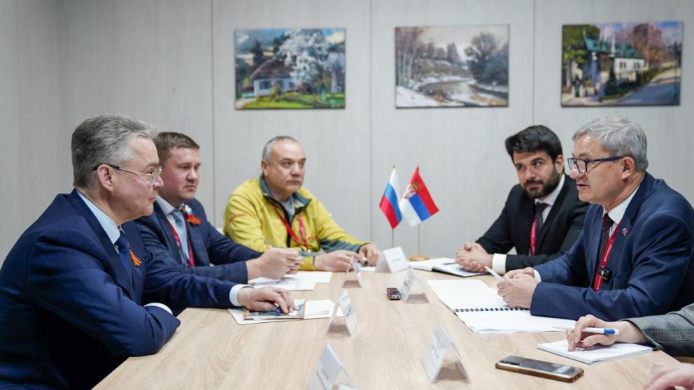 Губернатор Ставрополья на КИФ‑2026 договорился с главой минсельхоза Сербии о развитии сотрудничества.