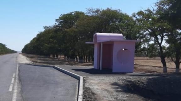 Новые автобусные остановки оборудовали на дорогах в Туркменском районе Ставрополья