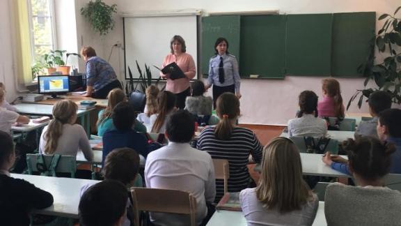 В Кочубеевском районе полицейские организовали для школьников правовую викторину