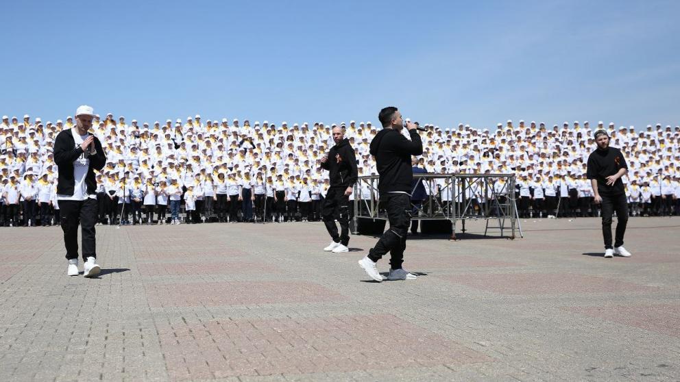 Тысячеголосый детский хор в Ставрополе исполнил «Катюшу»