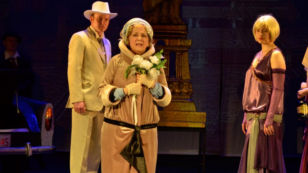 Премьера «Леди на день» в драмтеатре Ставрополя - к юбилею артистки Натальи Зубковой