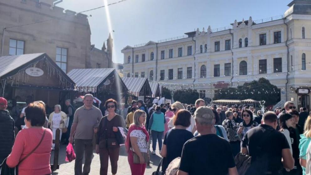 Безналичные расходы туристов в Кисловодске за год превысили 16,2 млрд рублей