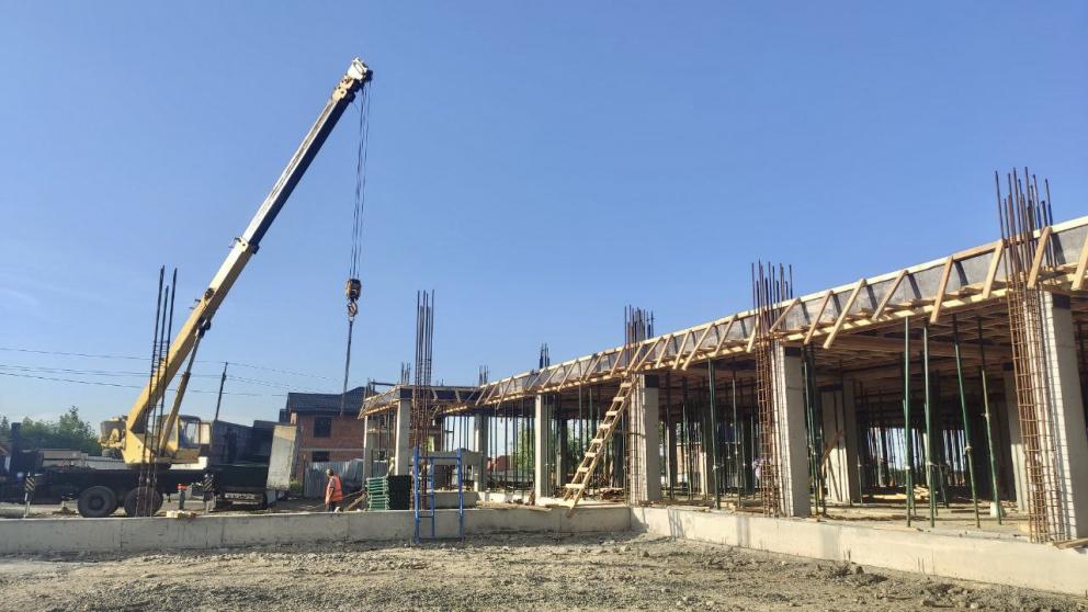 На улице Федеральной в Ставрополе возводится новая школа на 990 мест