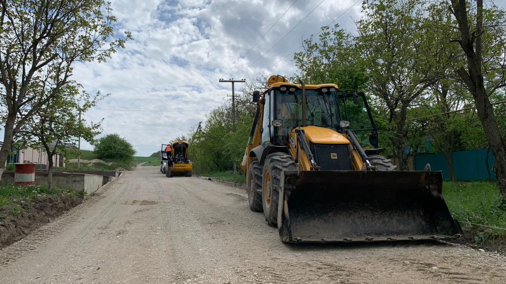 Грейдирование дорог провели в нескольких населенных пунктах Предгорного округа 