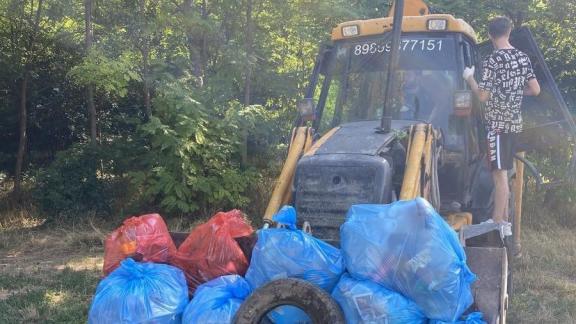 Жители Невинномысска устроили субботник на берегу реки Кубань