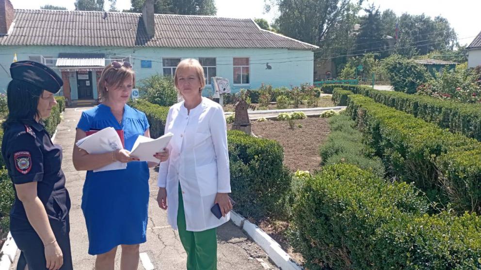 В Новоалександровском округе проверили готовность школ и детсадов к учебному году