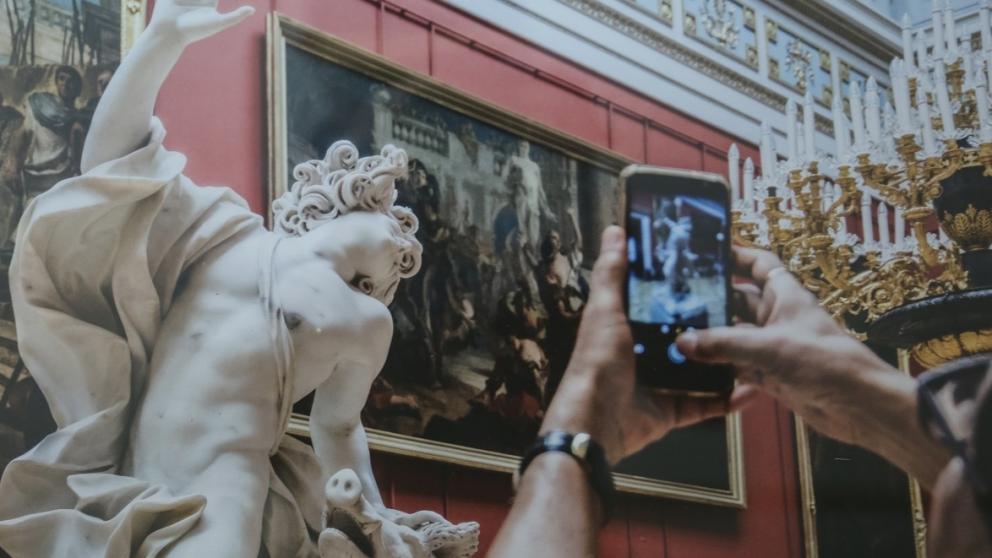 Фотолюбители Ставрополья представили новую выставку в краевой библиотеке