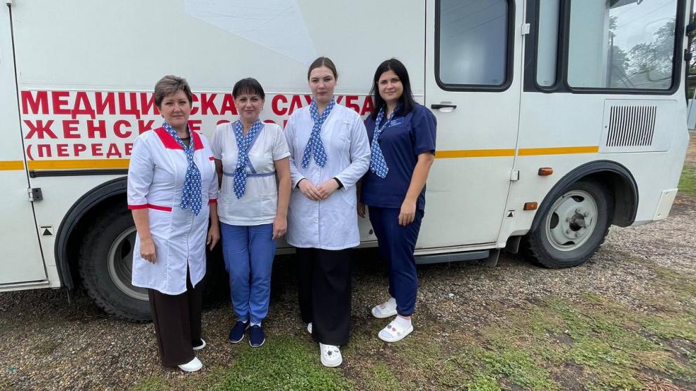 Мобильная медбригада провела приём жителей поселка Присадового