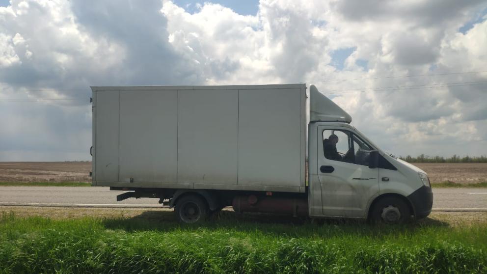 Грузовой автомобиль и мотоцикл столкнулись в Грачёвском округе Ставрополья