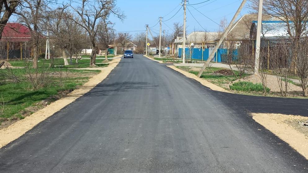 В Зеленокумске отремонтировали дорогу на улице Матросова