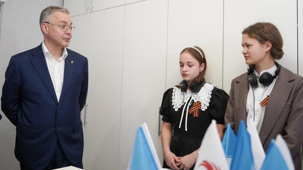 Губернатор Владимиров проверил готовность молодёжного центра «Феникс» в Изобильном