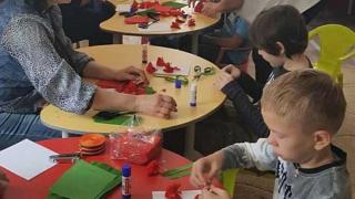 Невинномысские ветераны получают открытки, сделанные руками детей