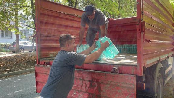 Более 2 тонн гуманитарной помощи доставили из Кисловодска в Курскую область