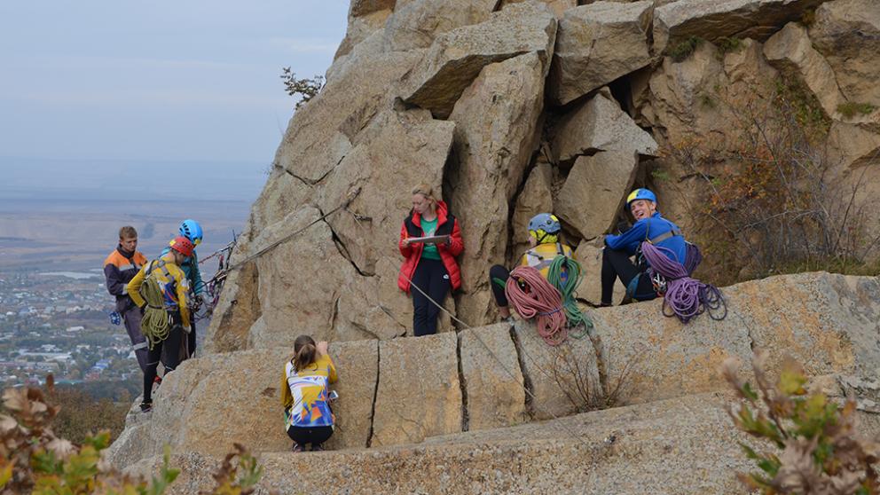 За кубок «Ставрополки» по спортивному туризму сражаются на горе Острой