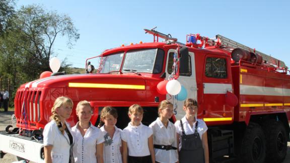 Новый «Урал» передан пожарной части хутора Васильевского Кочубеевского района