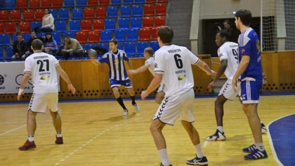 Гандболисты «Динамо-Виктор» (Ставрополь) сыграли вничью с астраханскими одноклубниками