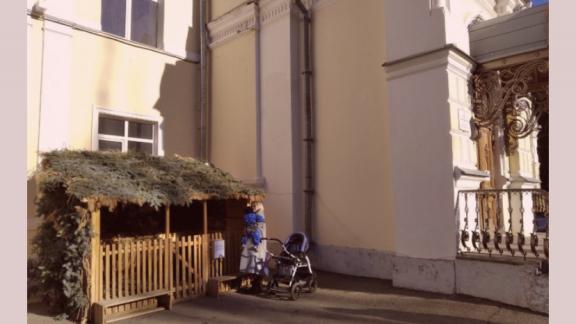 В Ставрополе установили рождественский вертеп с ягнятами