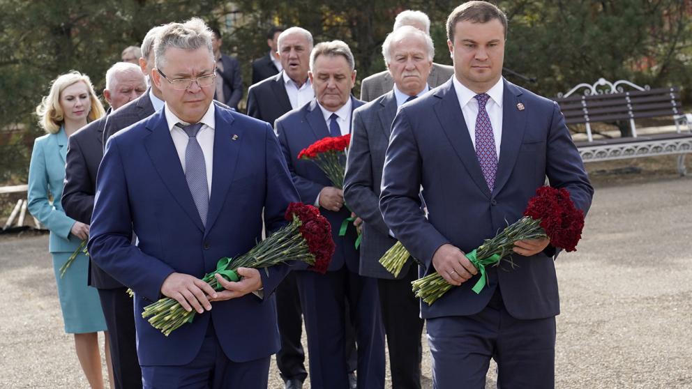 Главы Ставрополья и Омской области стали участниками торжеств в честь столетия Сергея Манякина