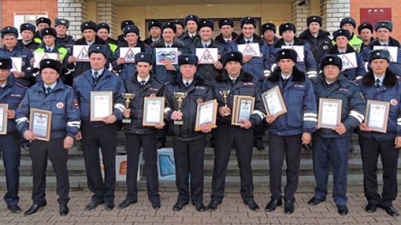 На Ставрополье инспекторы ДПС поддержали акцию «Добрый знак»