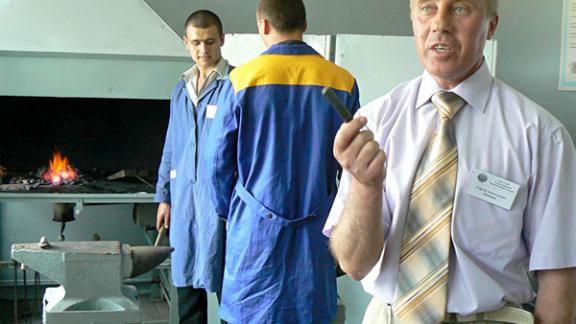 Как закреплять молодые кадры в сельских школах