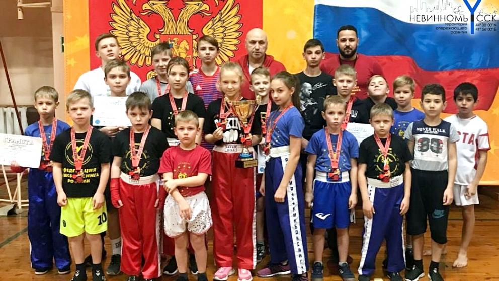 Невинномысские кикбоксеры взяли в Ставрополе медали всех достоинств