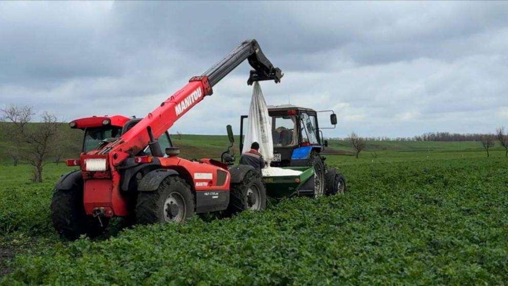 Аграрии Ставрополья начали первую азотную подкормку озимых культур