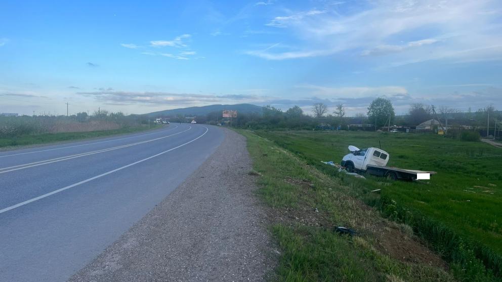 Два автомобиля перевернулись на трассе в Минераловодском округе с разницей в полчаса