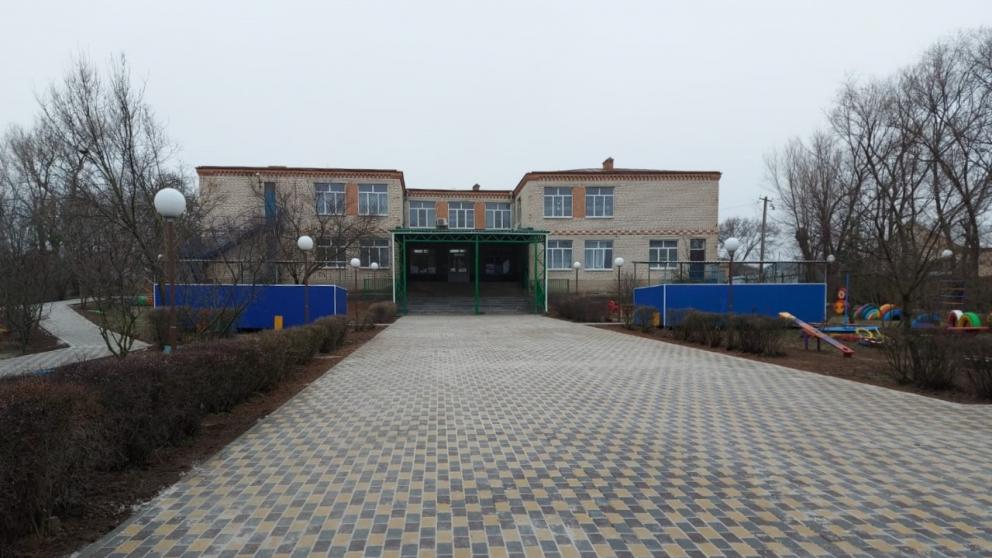 Территорию одиннадцатого детсада благоустроили в селе Арзгир на Ставрополье