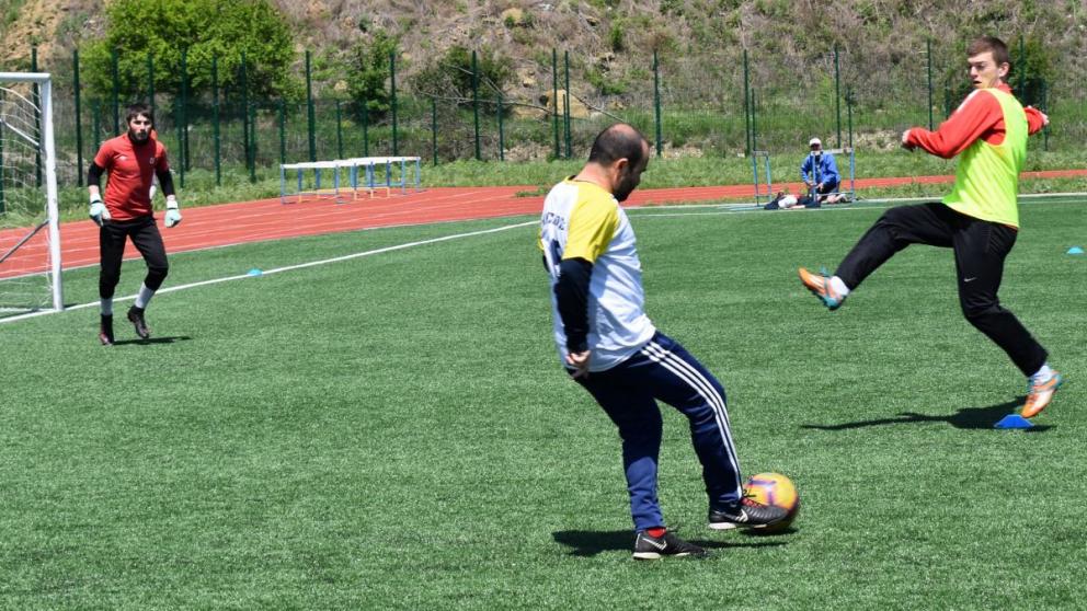 На футбольном турнире в Кисловодске победила команда «Артисты»