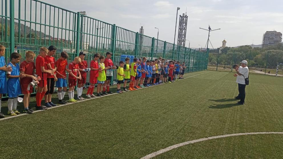 Более полусотни подростков собрал фестиваль дворового футбола в Кисловодске