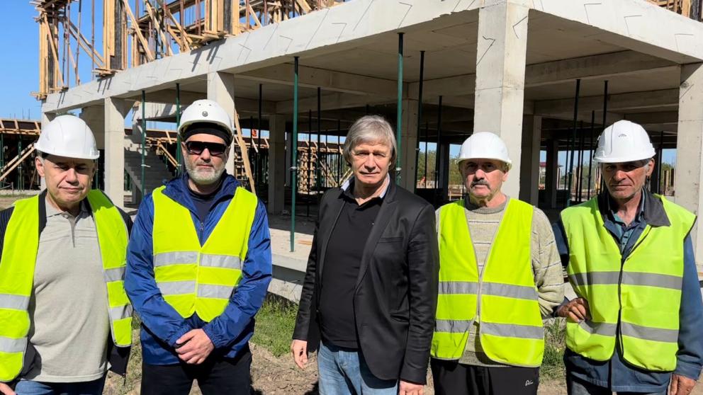 Строительство школы в Михайловске на Ставрополье завершат в следующем году