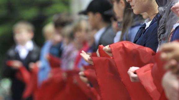 Губернатор Владимиров поздравил ставропольцев с Днём пионерии и рассказал о юной журналистке